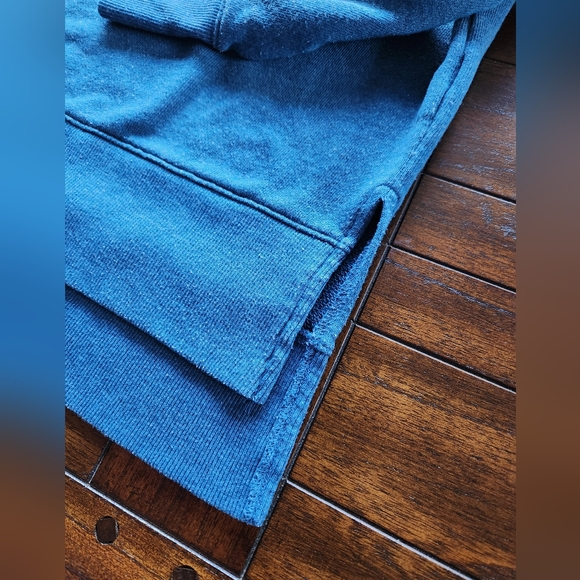 Women's Sweater, Size M (8-10) - Picture 6 of 6